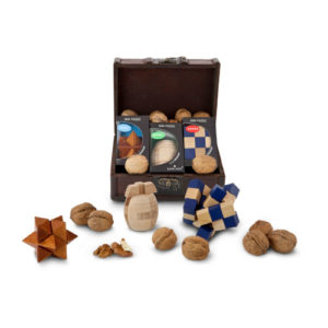 Schatzkiste mit 3D Holzknobelspiele